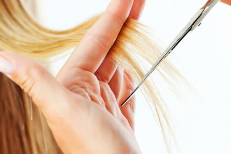 Tagliare i capelli: quando va fatto?